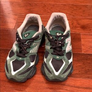 New balance 9060 team forest green size 11